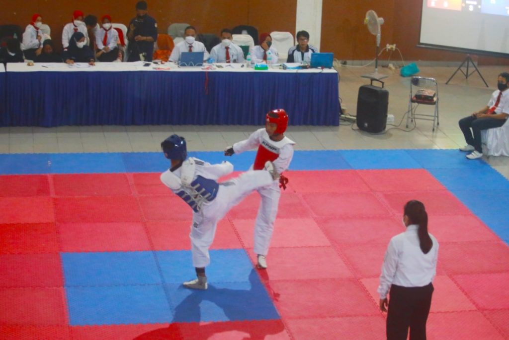 Atlet Taekwondo Popda DIY Berlaga di GOR Bale Lantip UTDI