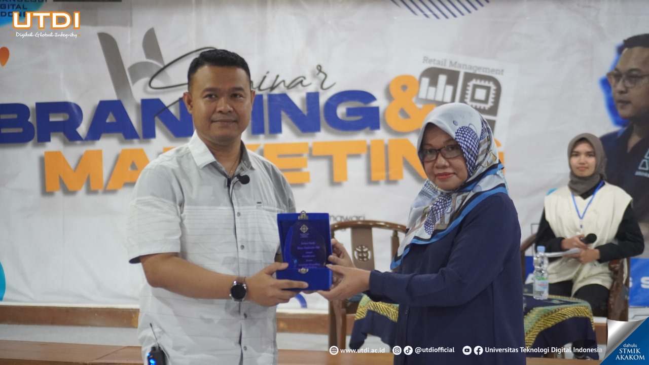 Fakultas Manajemen dan Bisnis UTDI Gelar Seminar “Branding & Marketing”