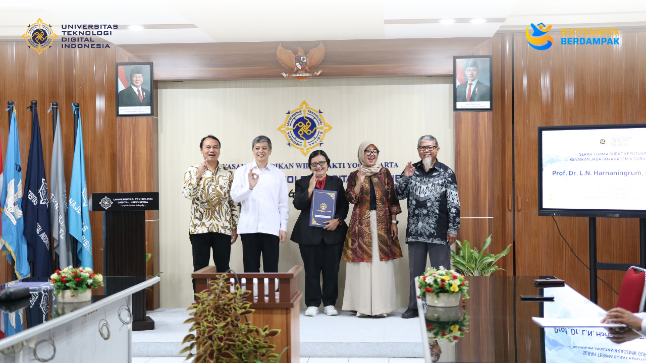 Cetak Sejarah Akademik, UTDI Resmi Miliki Guru Besar Baru