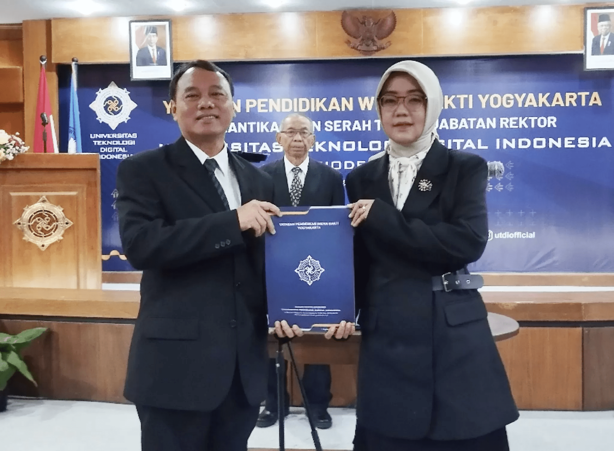 Sri Redjeki, S.Si., M.Kom., Phd Jabat Rektor UTDI 2023-2028